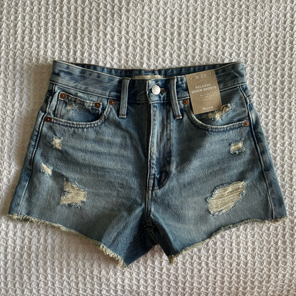 NWT Madewell Relaxed Denim Shorts Distressed, Size 23